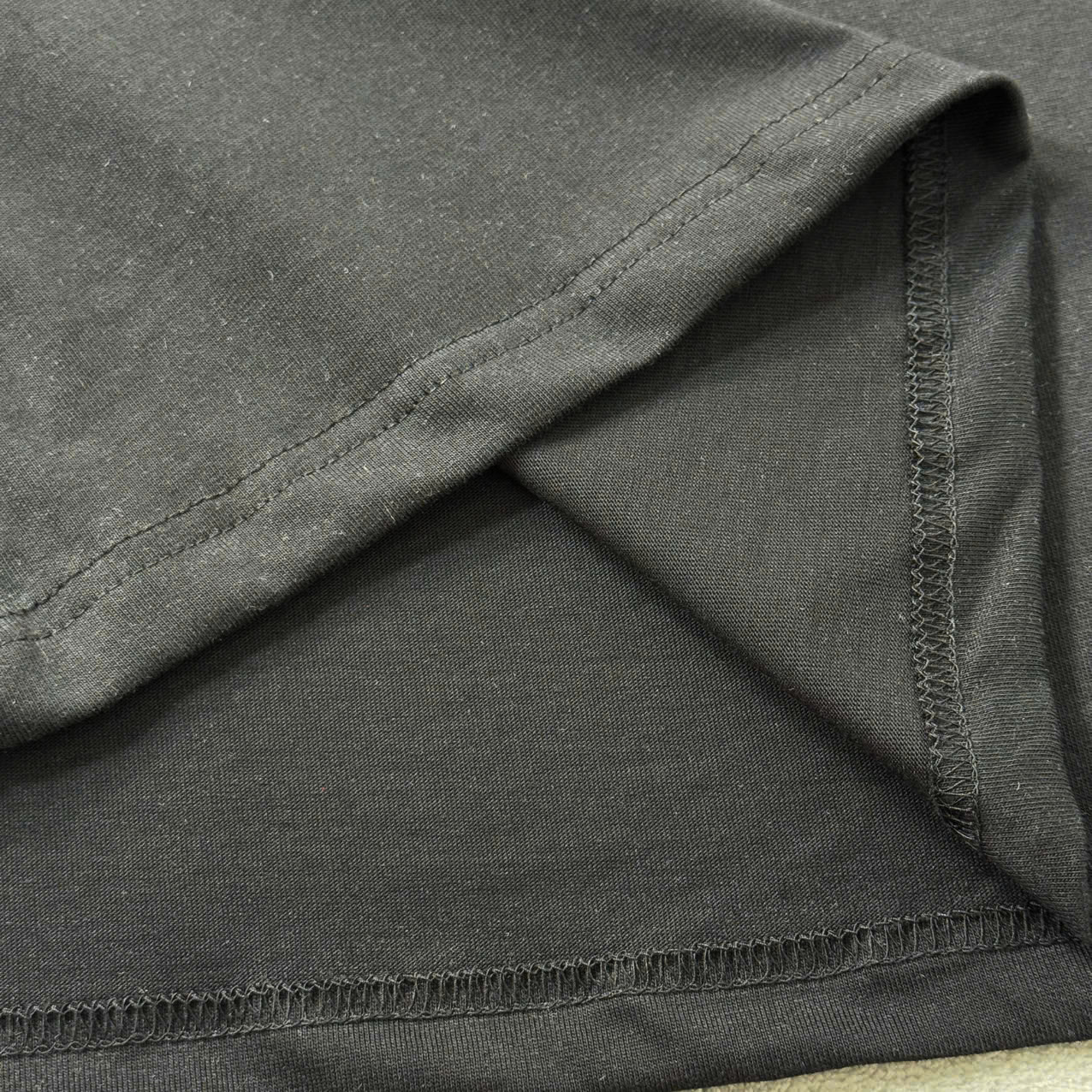 Áo Thun Tay Dài Form Boxy Unisex Đen