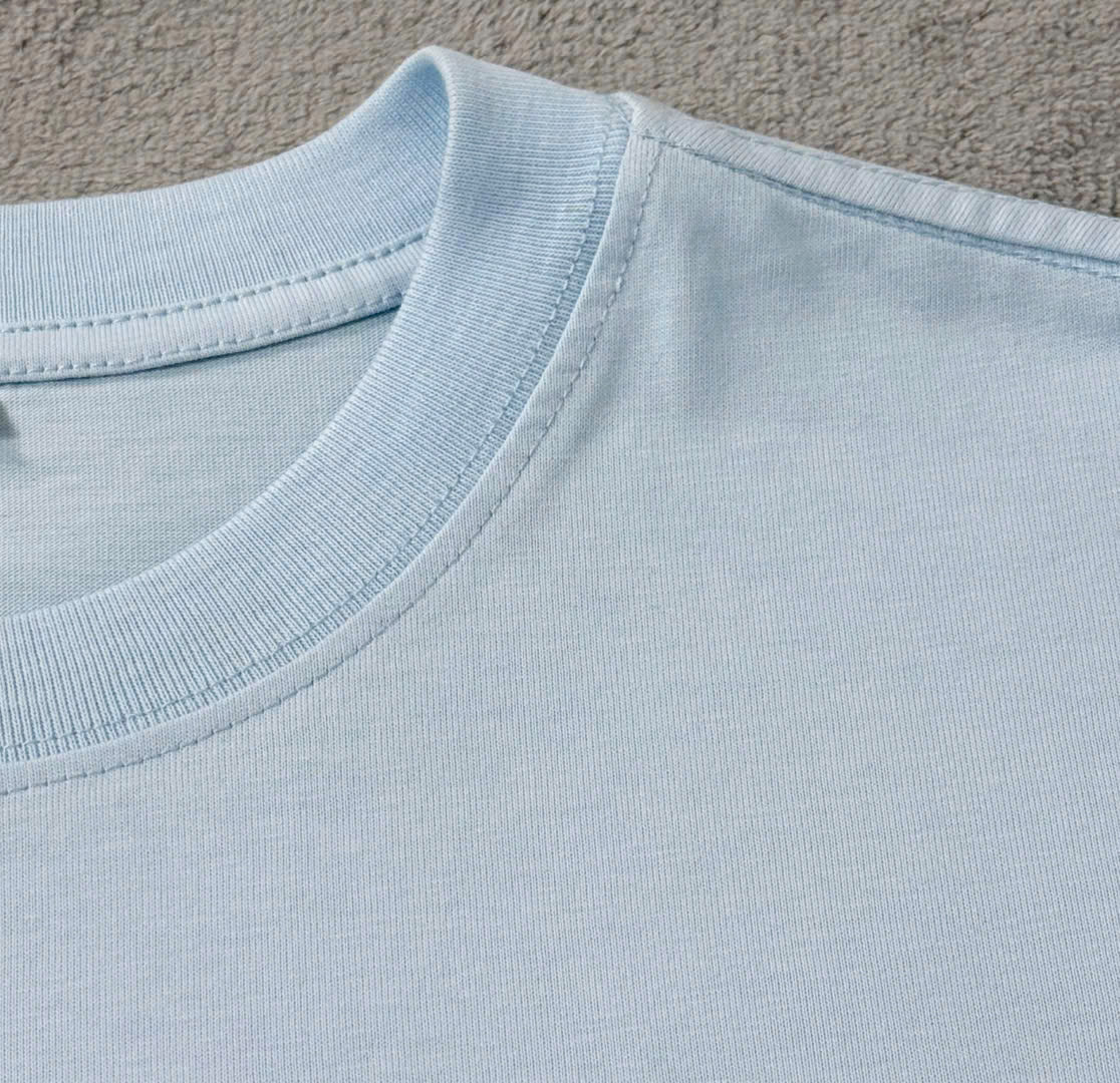 Áo thun trẻ em Cotton 100% mềm mại, thấm hút mồ hôi tốt, an toàn cho làn da nhạy cảm của bé. Thiết kế chuẩn form, bền đẹp, đa dạng màu sắc. Xưởng May Lava nhận may theo yêu cầu, giá gốc tận xưởng.